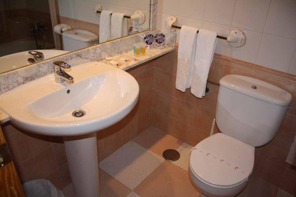 Hostal Macami Педро-Абад Номер фото