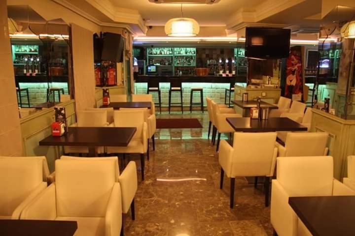 Hostal Macami Педро-Абад Экстерьер фото